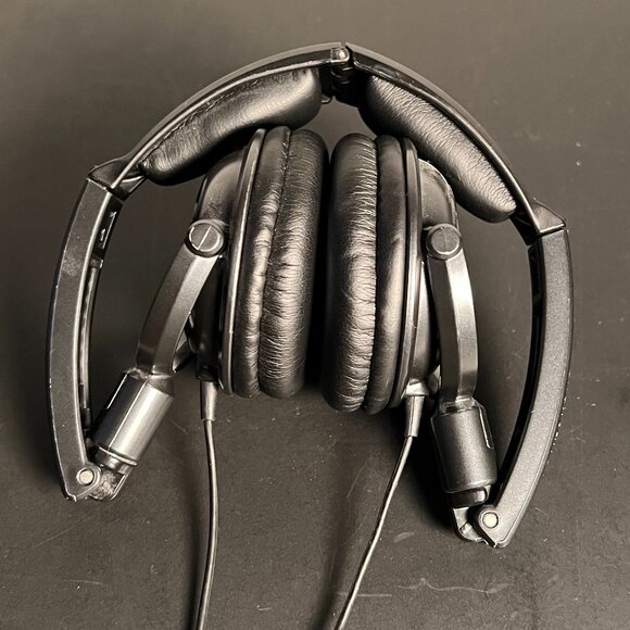 Skullcandy Lowrider Headphones - Picture 2 of 4